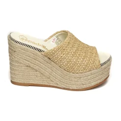 Beige Sandals for Summer Outfits