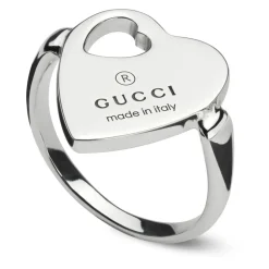 Trademark Ring in sterling silver with heart motif